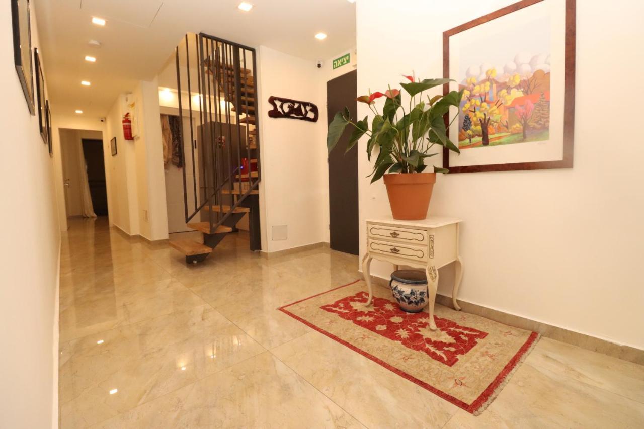 Eden Boutique In Front Of The Walls